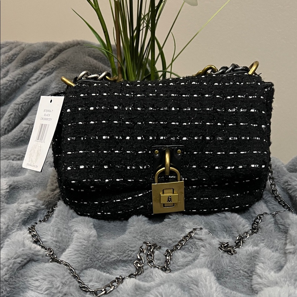Steve Madden Black and Gold Shoulder Bag